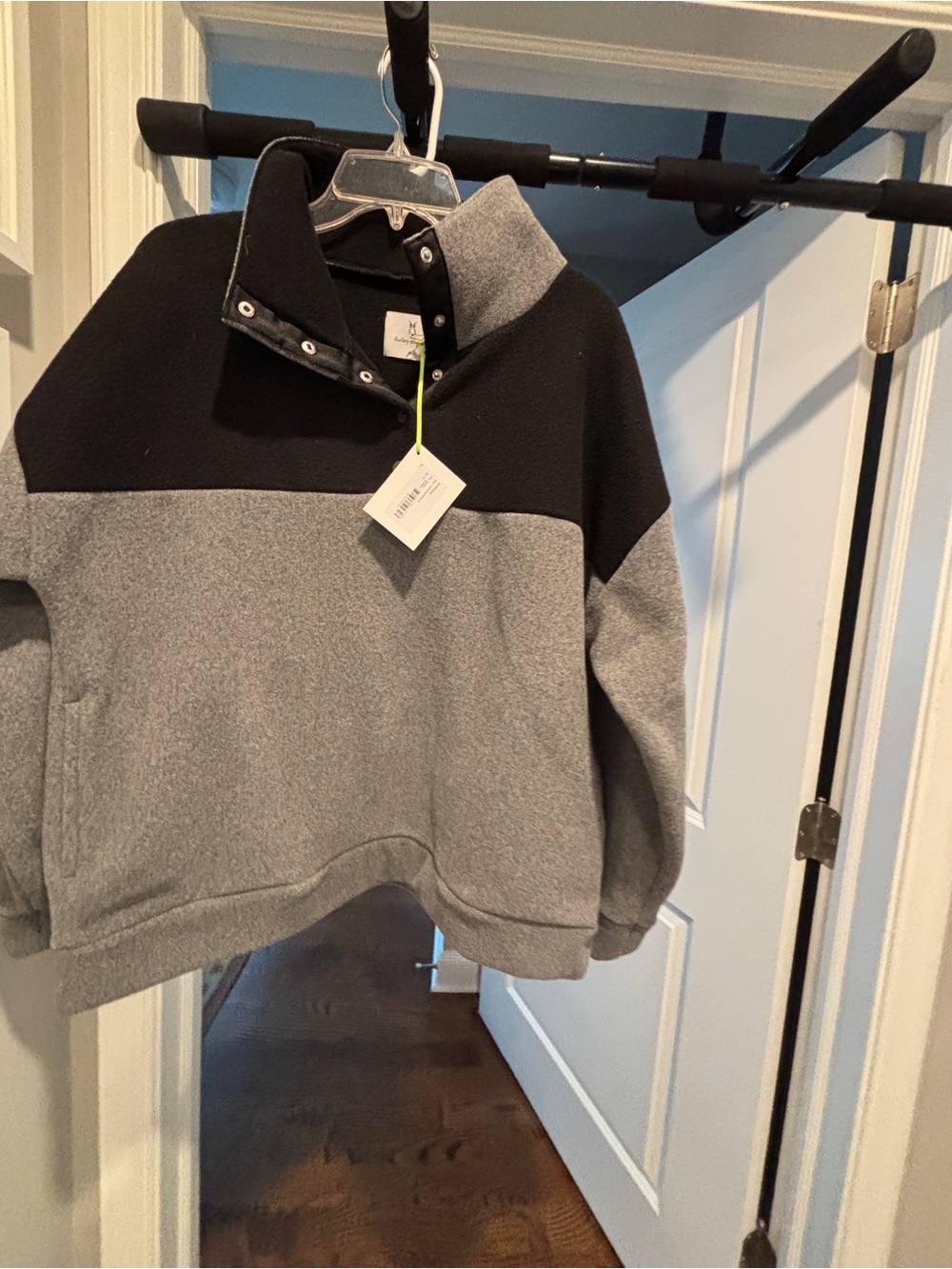 Snap Button Two-Tone Pullover Sweatshirt - Black & Gray